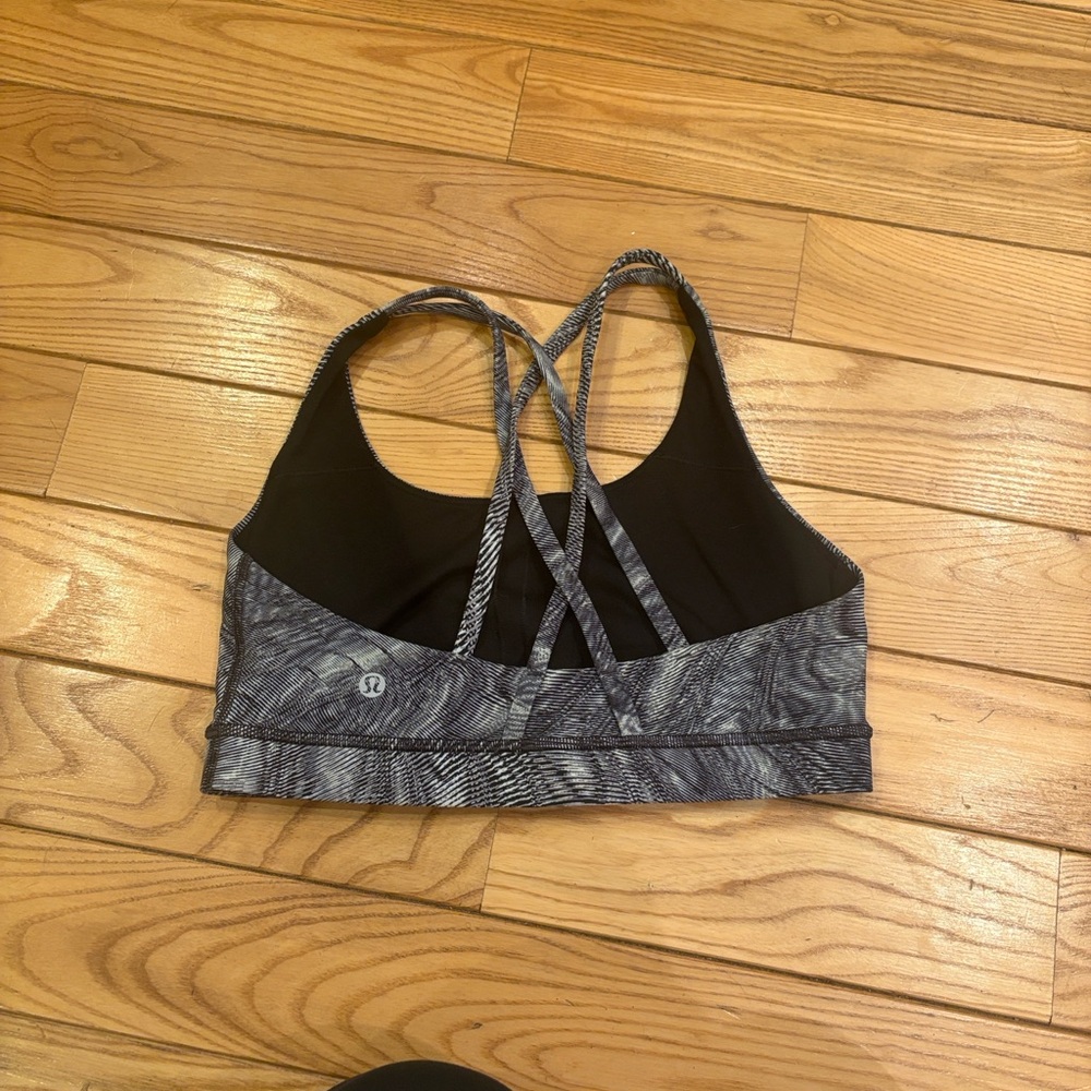 Lululemon Size 8 Energy Bra in Dimensional Icing Blue Multi-Color. - Picture 5 of 7